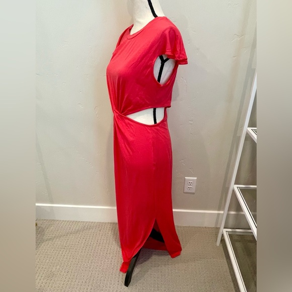 Women's Cut Out Split Maxi, Sleeveless Dress in Coral. Size Medium. New. - Picture 4 of 4